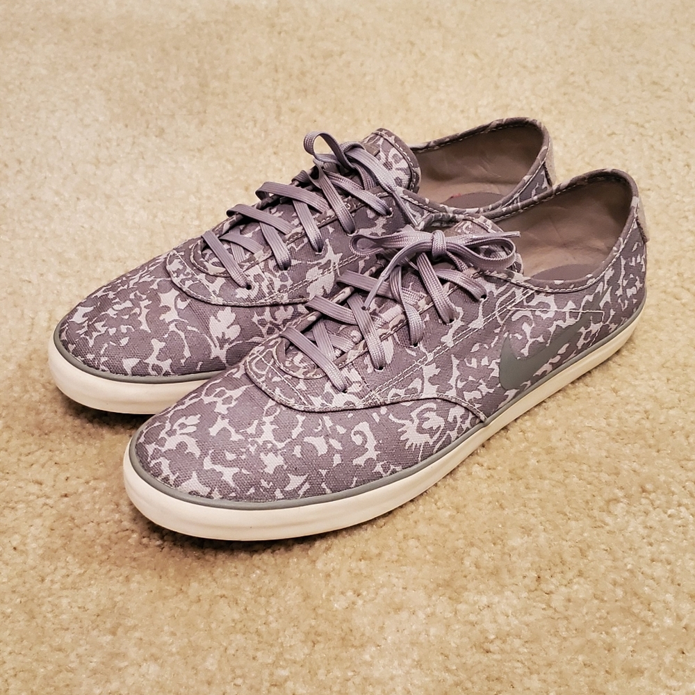 Size 11 Nike Starlet Saddle Canvas Sneaker